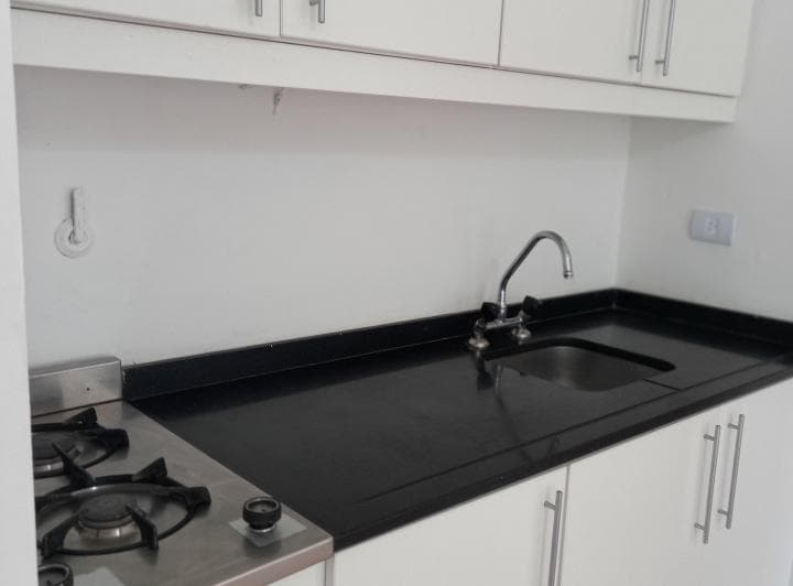 Alquilo 1A Dueño Muy Luminoso Piso alto en esquina, Apto Prof Excel  ubicación C