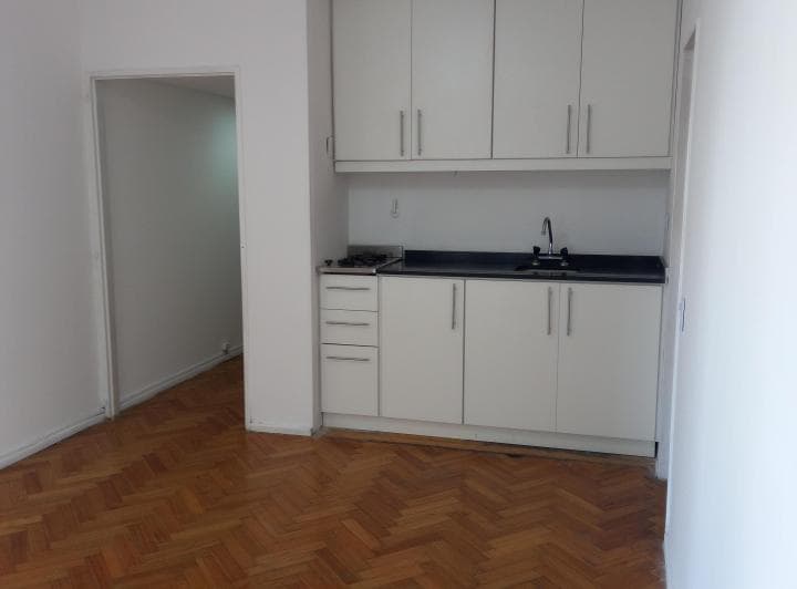 Alquilo 1A Dueño Muy Luminoso Piso alto en esquina, Apto Prof Excel  ubicación C