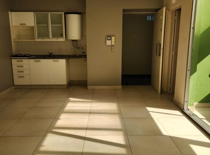 Amplio monoambiente Apto Profesional ubicado en Villa Crespo, a metros de Av. Có