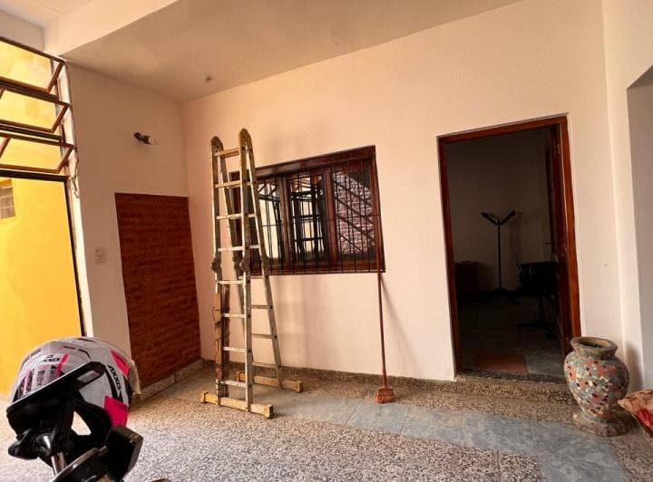 LA VIVIENDA SE ENCUENTRA DIVIDIDA DE LA SIGUIENTE MANERA:     
                 