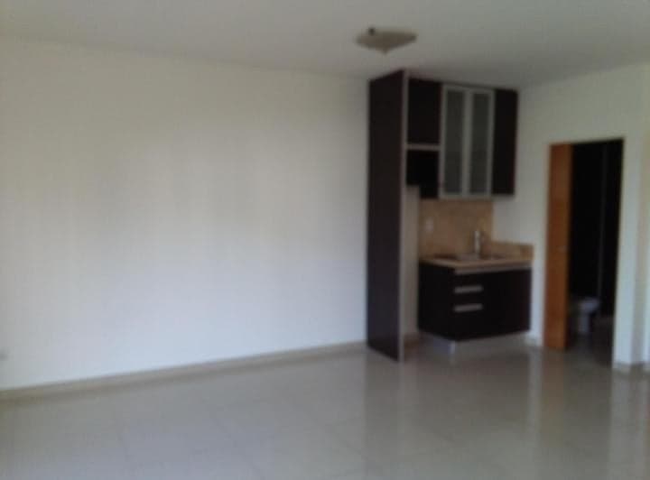 Sobre av. Cabildo 3000.Edificio nuevo ,Apto profesional, 2 piso al frente, split