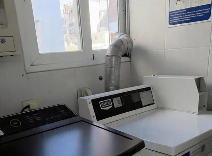 . Los requisitos para poder ingresar al departamento son recibo de sueldo o ingr