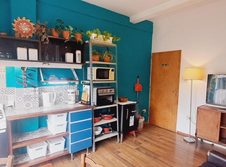 BELGRANO – 2 AMBIENTES CON BALCÓN A JARDÍN 
37 m² | Primer piso al contrafrente
