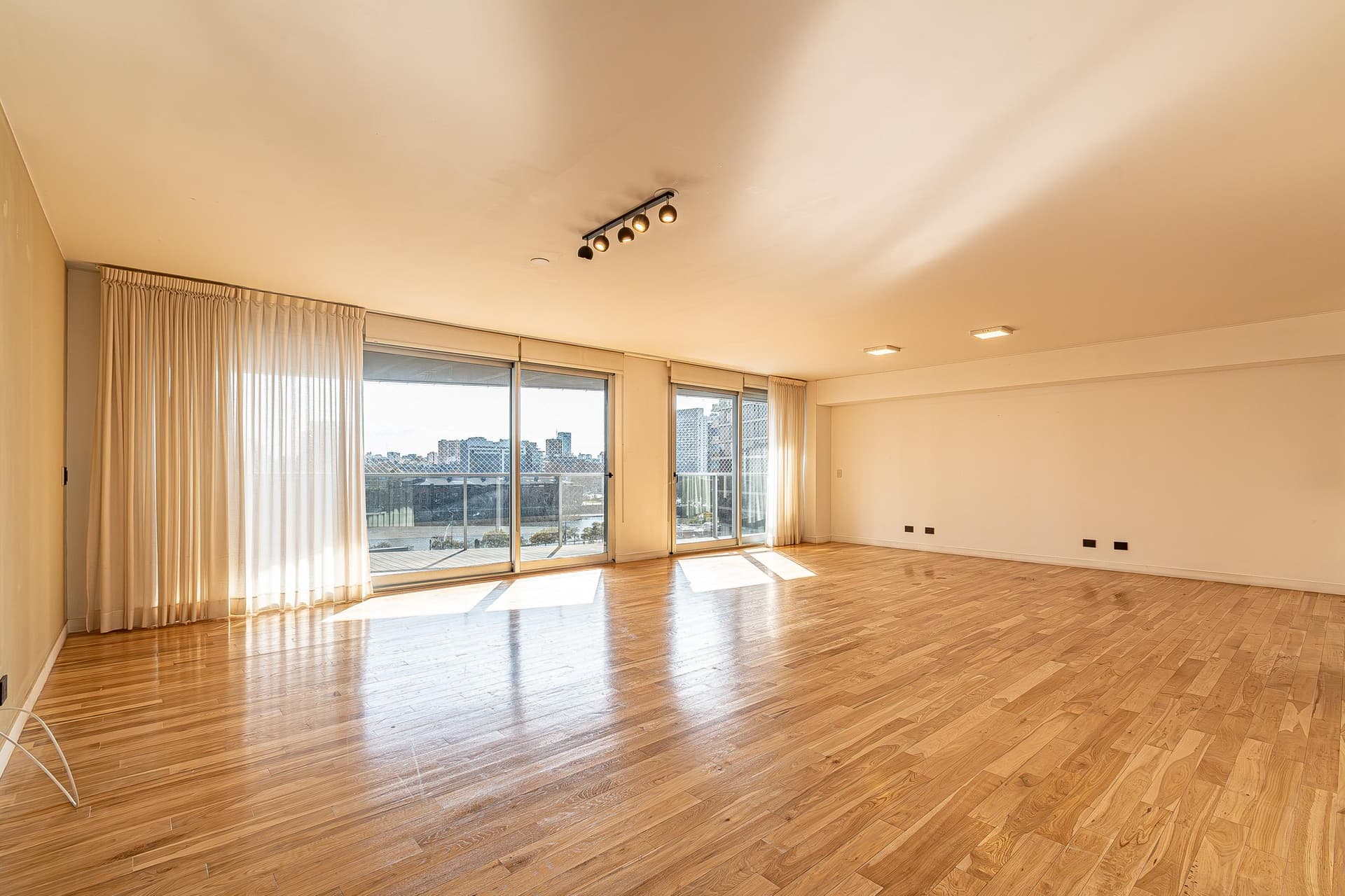 Departamento 4 ambientes en Puerto Madero - foto 1