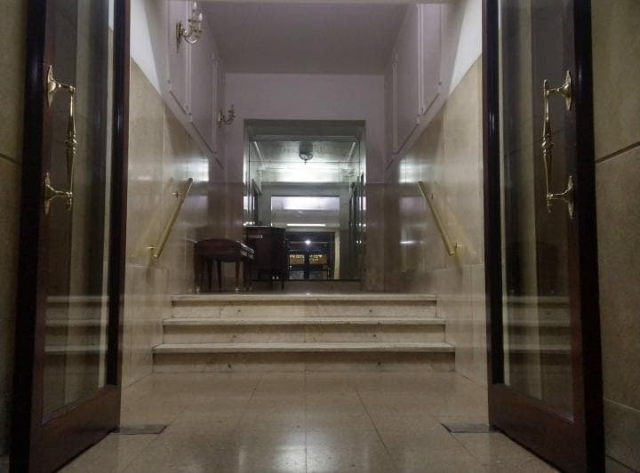 Amplísimo y luminoso departamento de 4 amb. Muy cómodo y excelentemente distribu