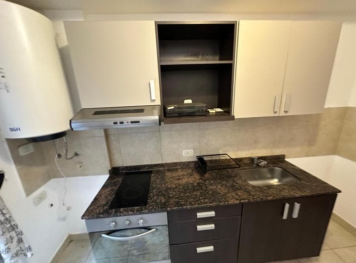 Cocina con espacio para lavarropas 