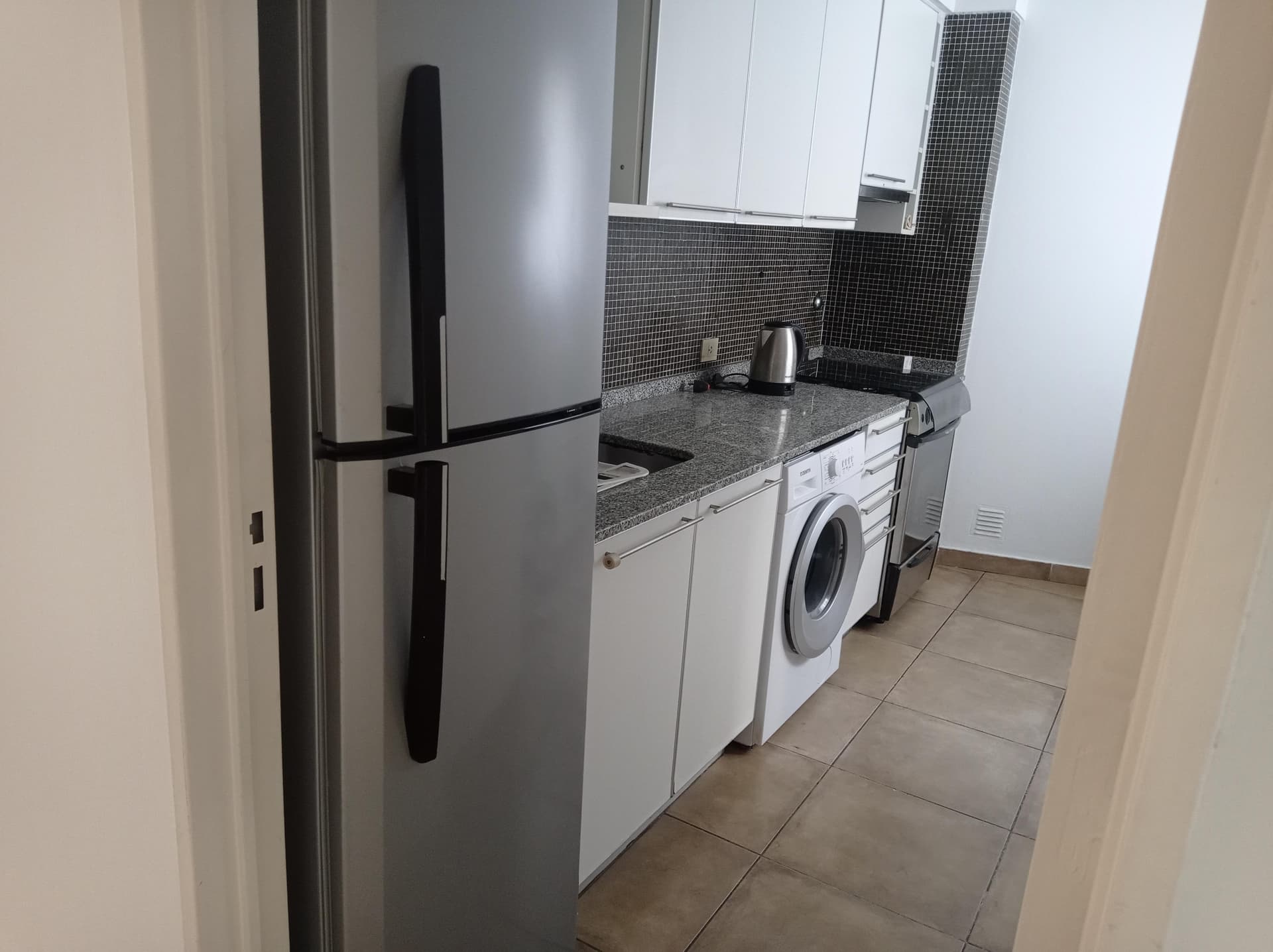 COCINA COMPLETAMENTE EQUIPADA