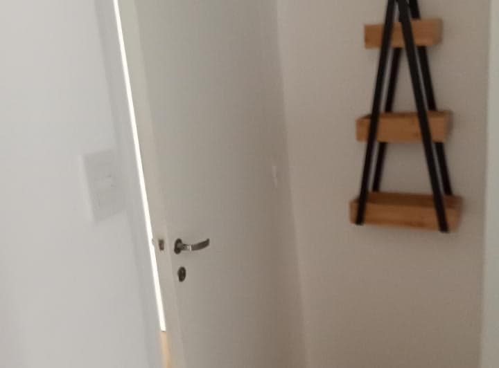 puerta que separa living de dormitorio