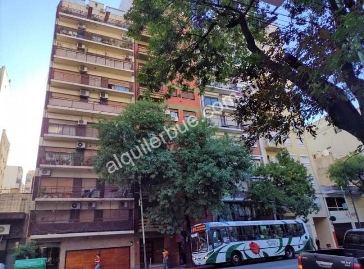 Departamento de 3 ambientes Alquiler $ 1.350.000