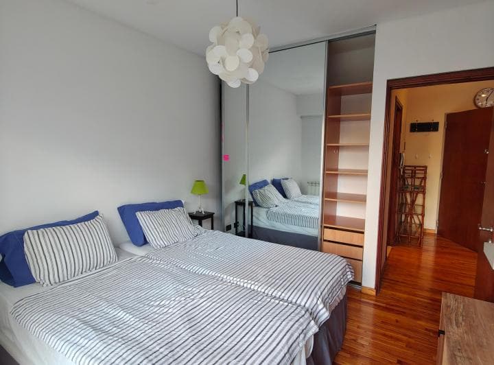 Se alquila departamento semi piso con bajas expensas en Pampa casi Conesa, a met