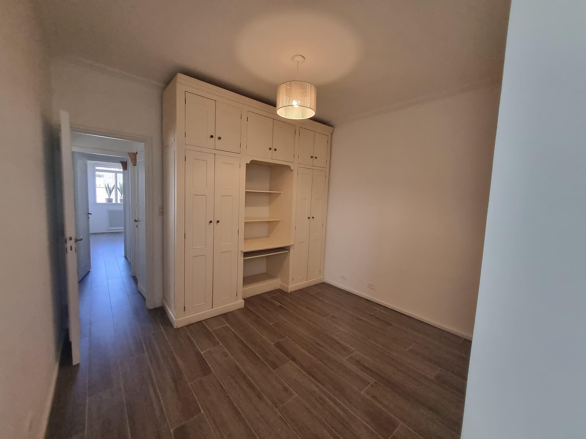 2da. suite con placard y escritorio
