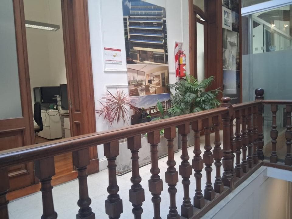Recepción-ingreso oficinas frente