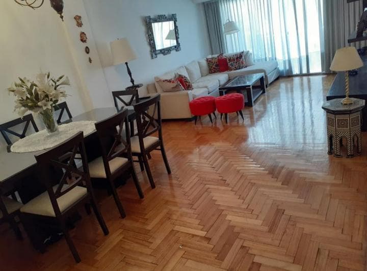 Excelente departamento en 4 piso frente (semipisos) con 3 dormitorios, un baño c