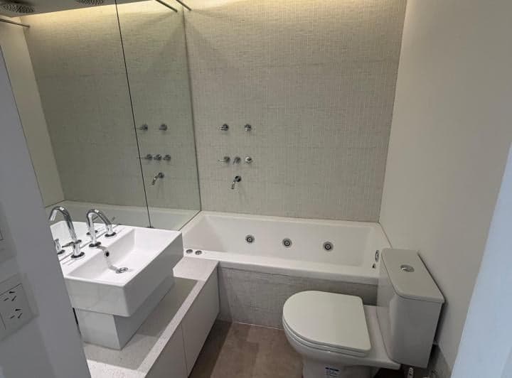 DEPARTAMENTO MONOAMBIENTE EN ALQUILER
Monoambiente con balcón con jardín en Loma