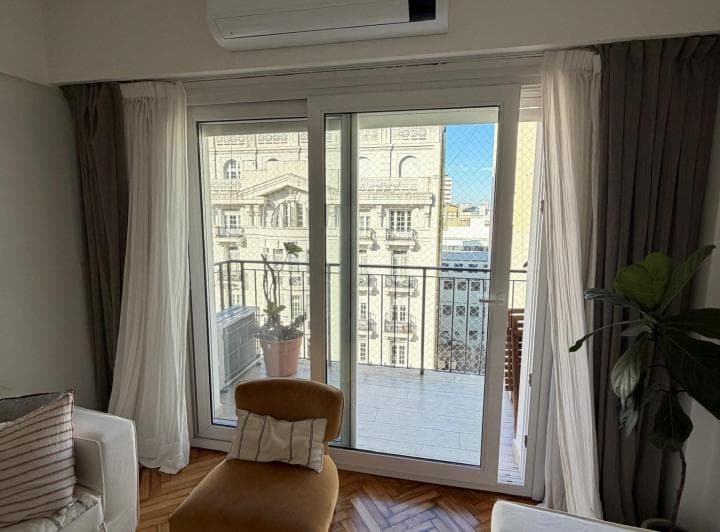 Departamento totalmente renovado con cochera en el corazón de Recoleta

Espectac