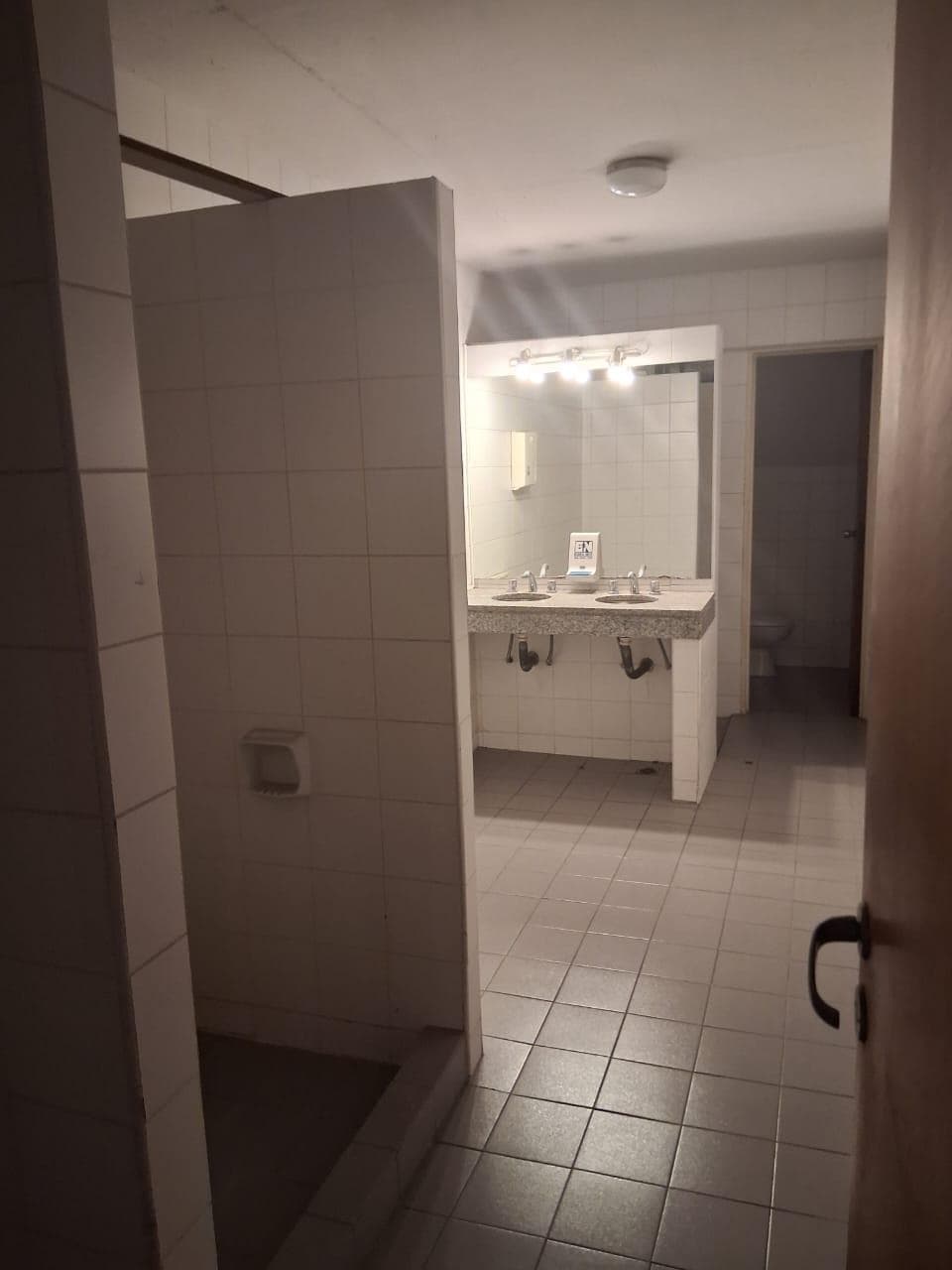2 Baños/vestuario 1 completos