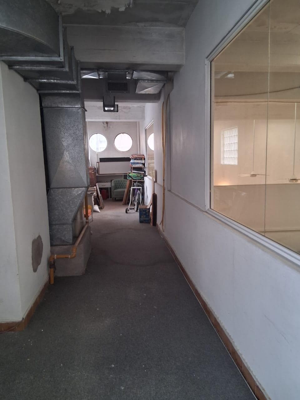 Acceso planta oficina