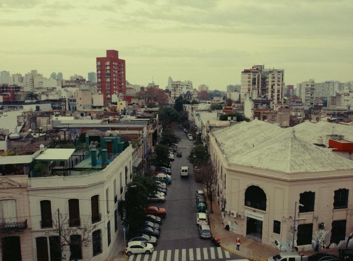 Hermosa y amplia propiedad en pleno SAN TELMO, totalmente reciclada a nuevo, con