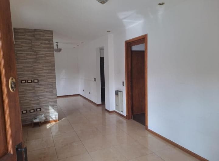 Casa en Alquiler de 4 ambientes 