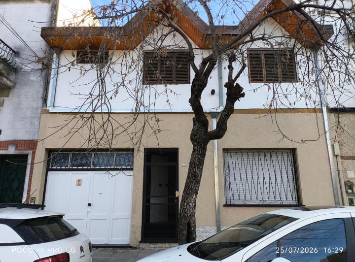 Casa 6 ambientes en Villa Urquiza - foto 1
