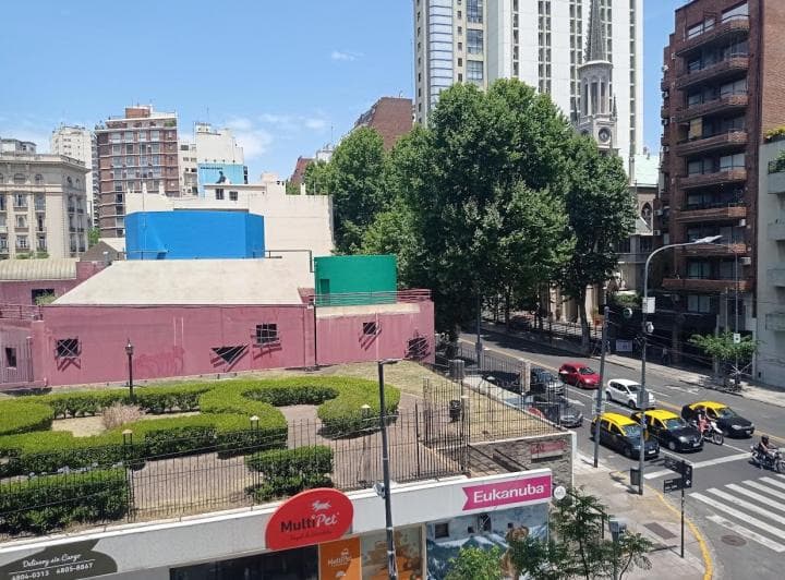 Departamento un ambiente 40m con balcón y cochera en el edificio
DUEÑO DIRECTO -