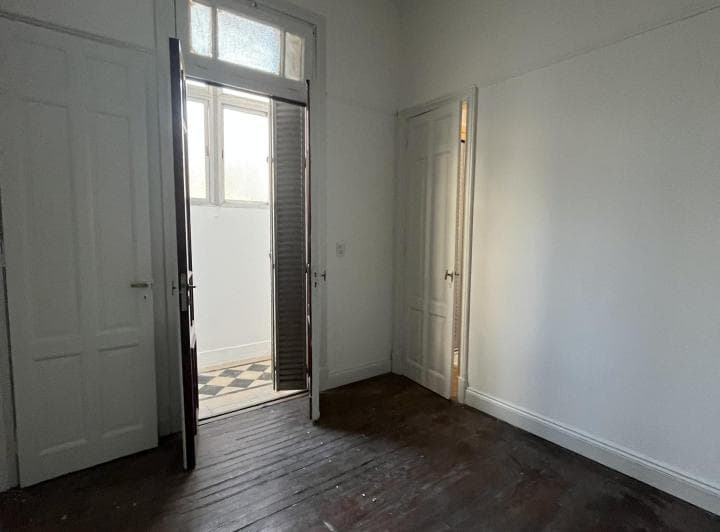 Amplio Departamento de 3 ambientes tipo PH en barrio Abasto. Sin expensas
Dueño