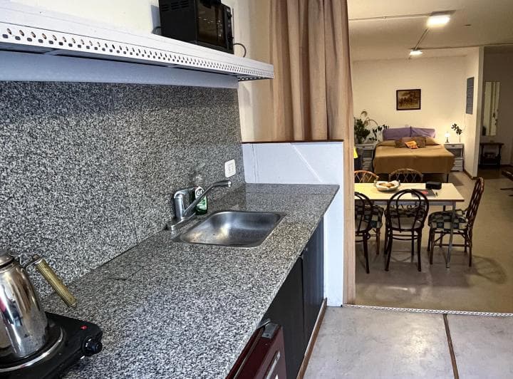 Kitchenette y ventana