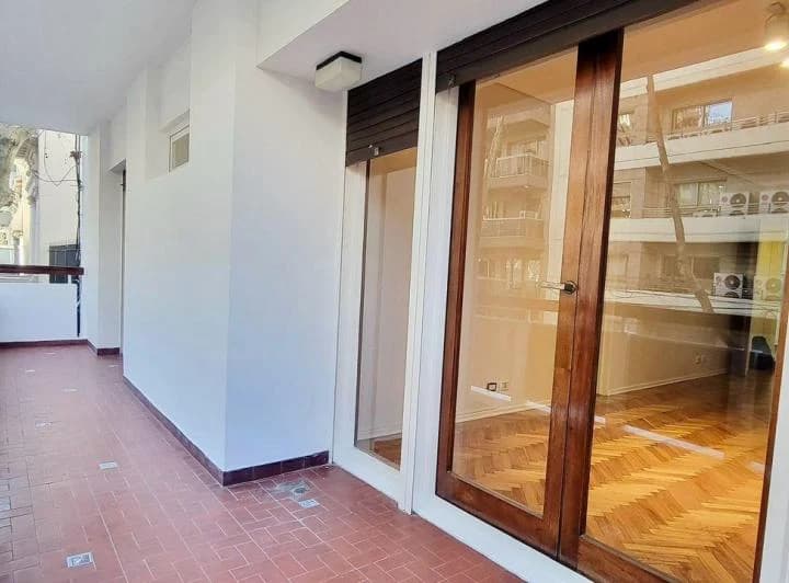 Dueño directo alquila SEMIPISO REMODELADO en excelente ubicaciòn, Lafinur y Cabe