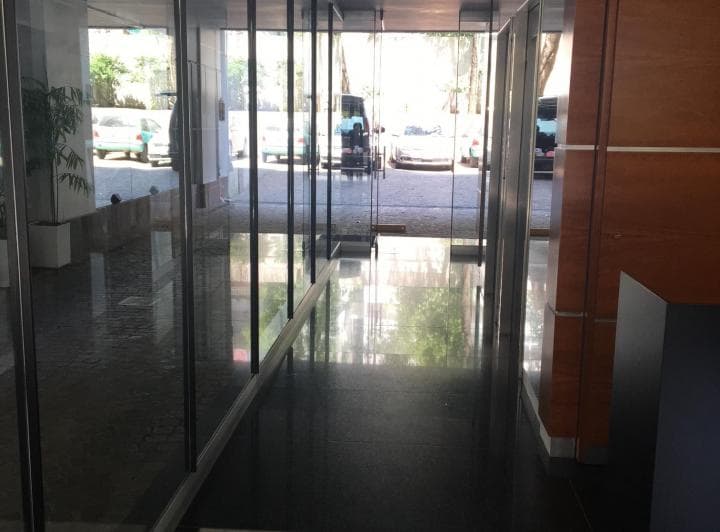 Un ambiente de 42,30m,
Medidas 3,00x3,70x8,60
Balcon 1,44x2,75
Baño 1,50x2,45
S