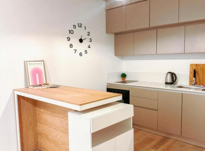 Moderno y sofisticado Monoambiente de diseño, ideal para estadías temporarias ub