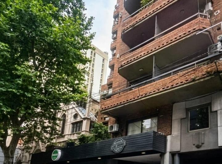 Te presentamos este excelente monoambiente de 35 m² ubicado en un 9° piso al con