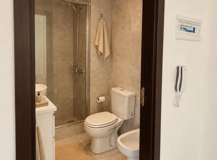 Disponible en Diciembre.
Edificio nuevo de 9 pisos. Excelente calidad.
Es todo e