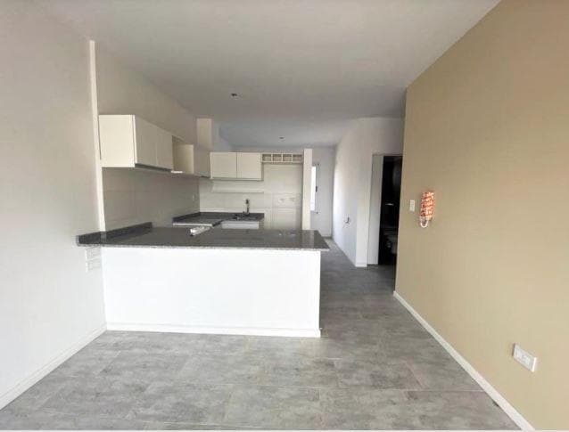 Departamento 2 ambientes en Parque Avellaneda - foto 2