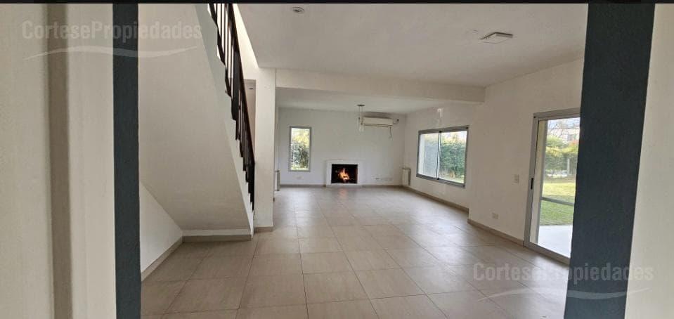 Casa 5 ambientes en Santa Catalina, Villanueva - foto 2