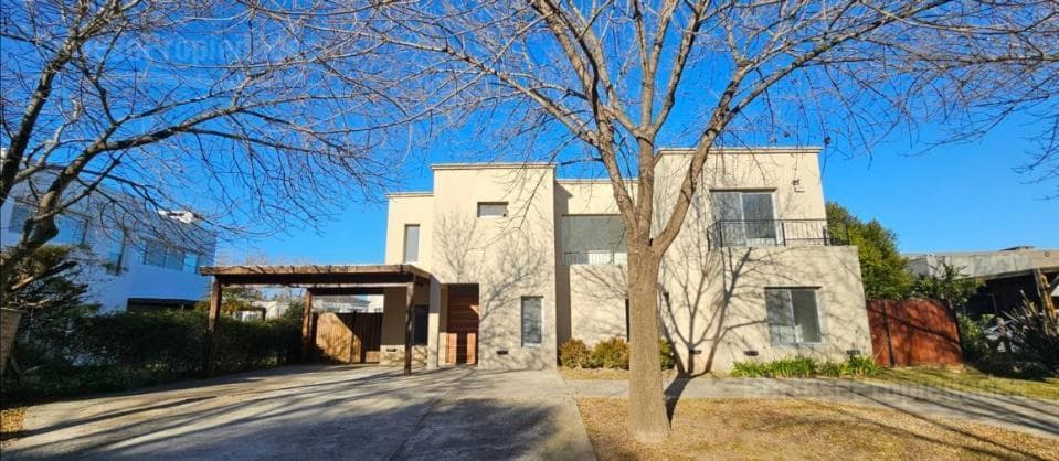 Casa 5 ambientes en Santa Catalina, Villanueva - foto 1