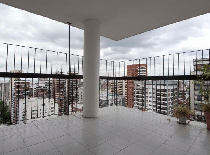 Impecable dpto. piso 23° en edificio torre de categoría, frente, super luminoso,