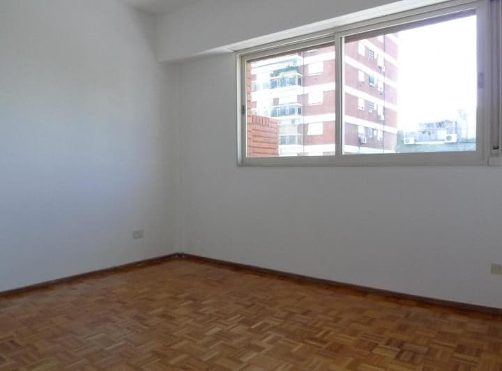 Hermoso departamento de 3 ambientes mas dependencia o 3er dormitorio. Ubicado en