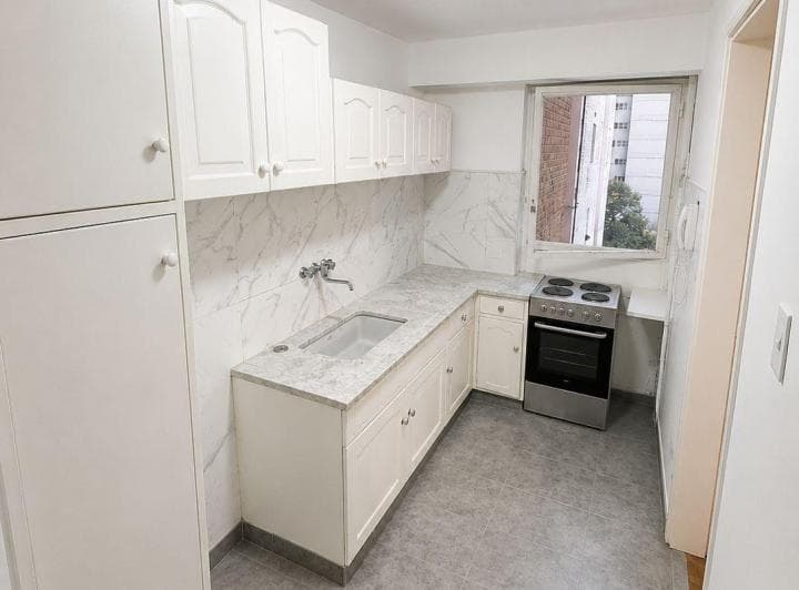 Ubicado en Zapiola al 1800, zona Belgrano, en un entorno residencial muy lindo y
