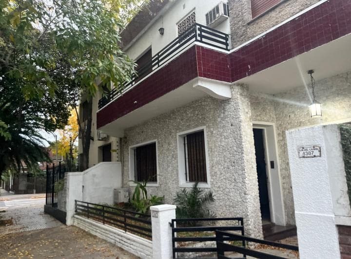 Casa Alquiler 220m² de 5 ambientes