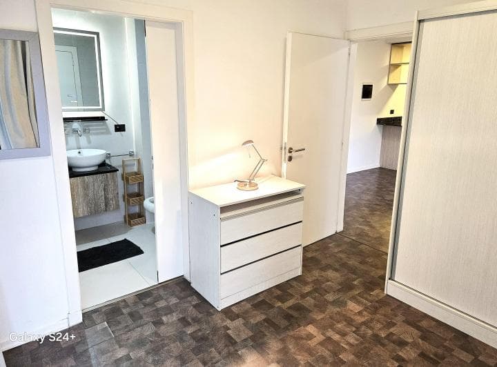 Dormitorio, aquí con vista a living y baño princip