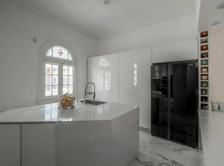 Casa de 8 ambientes Alquiler USD 9.500