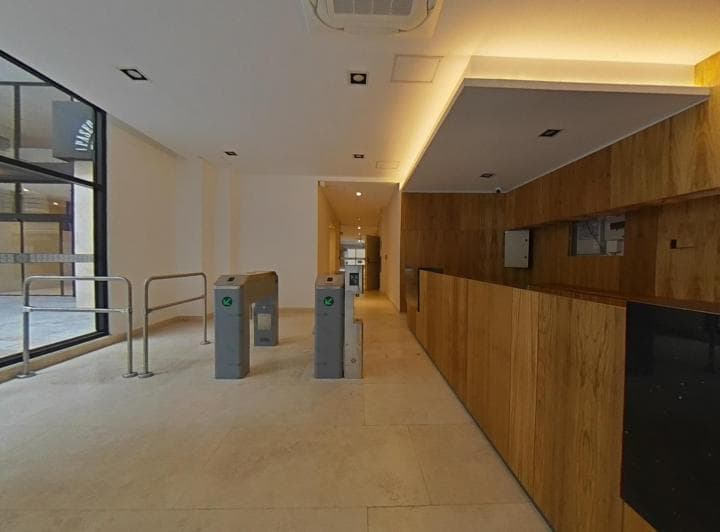 Departamento apto profesional/ oficina • Cochera opcional
• 1 ambiente
• galerí
