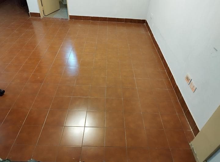 Departamento apto profesional, silencioso, de dos ambientes con patio. Agua cal