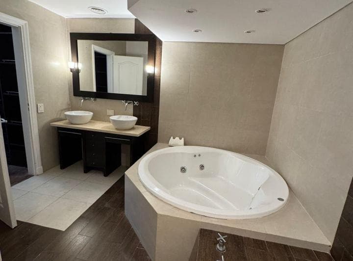 Departamento · 180m² · 4 Ambientes · 1 Cochera - Ana Lia