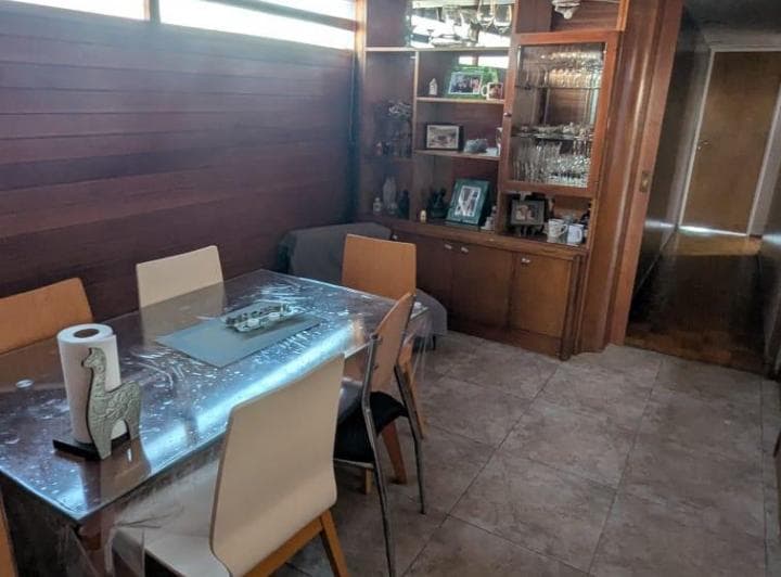 Piso de gran categoría con todos sus ambientes amplios y muy luminosos.
Entrada
