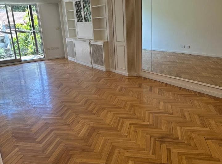 ESPECTACULAR DEPARTAMENTO 5 AMBIENTES FRENTE A PLAZA DEVOTO
Excelente departamen