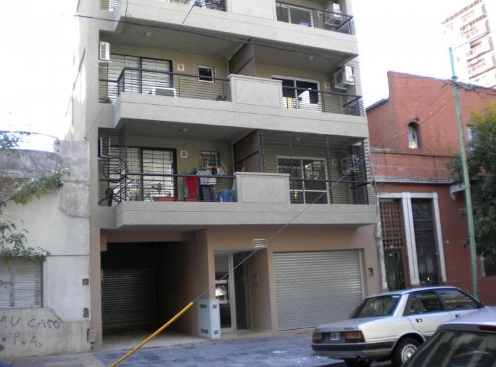 Dueño Directo. Hermoso MONOAMBIENTE con Balcón, SUPER LUMINOSO, con VISTA ABIE