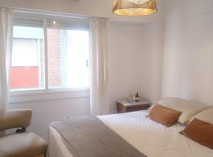 Departamento en perfecto estado con pisos de parquet, aire acondicionado, habita