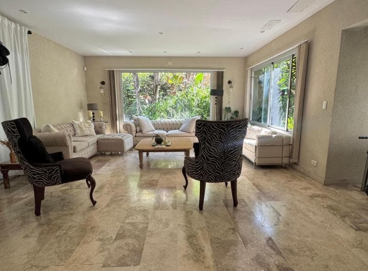 Casa 320m² Alquiler