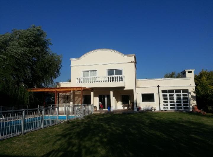 Alquiler 950.000 mensual
Minimo alquiler 12 meses. Garantia 5.000USD
Ajuste tr